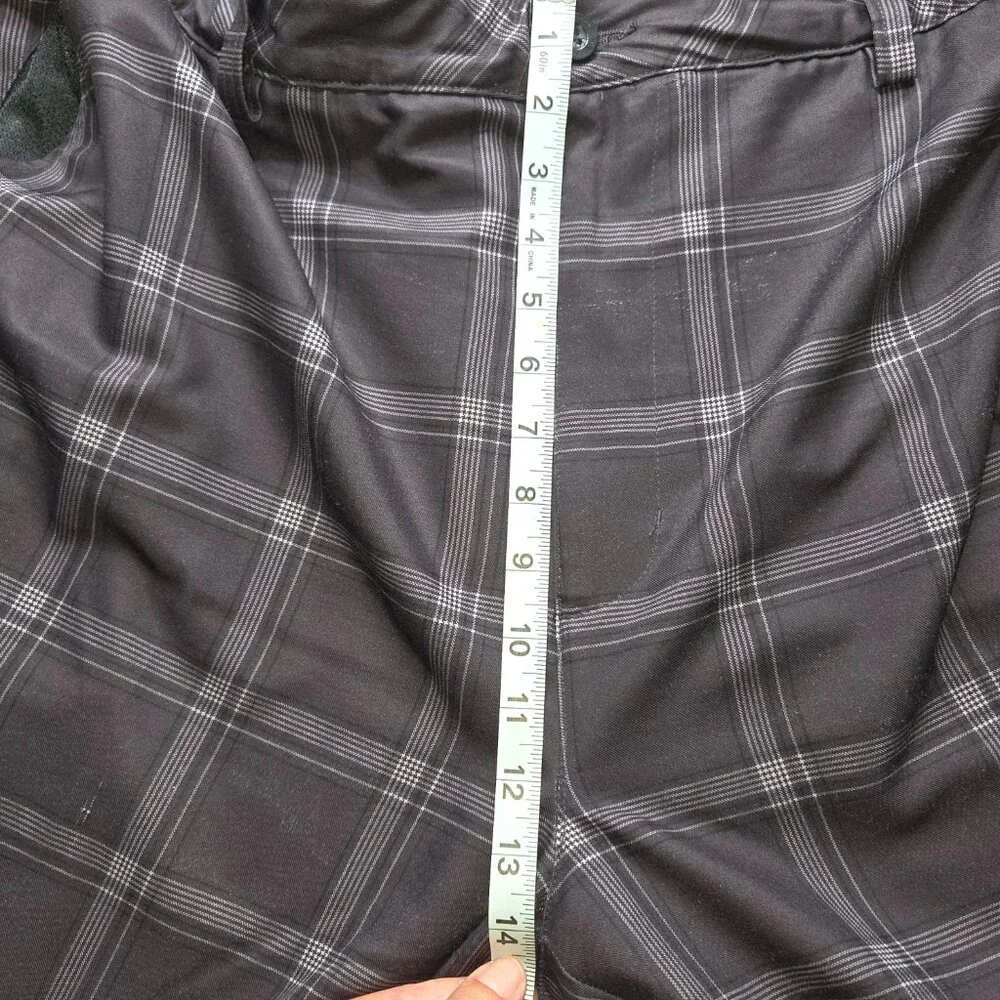 Reebok Golf Shorts Men's Size 44 Black Plaid Flat Front Performance Stretch